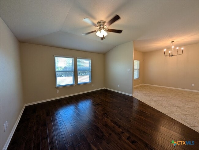 Photo - 1337 Lauren St