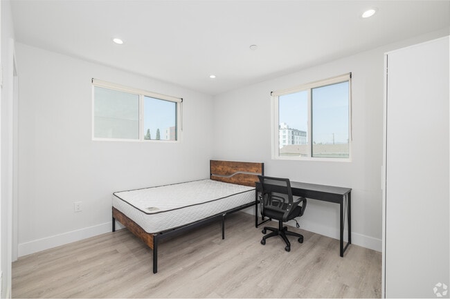 Photo - 1204 W 37th Dr