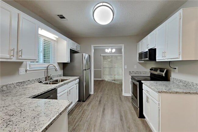 Photo - 3883 Nowlin Rd