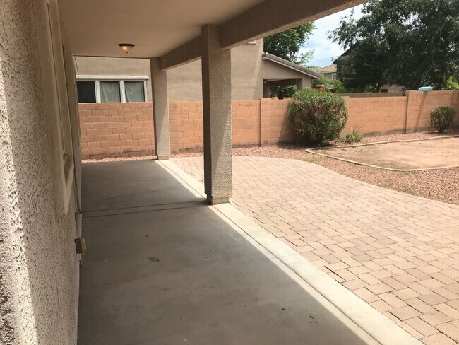 Photo - 18175 W Smokey Dr