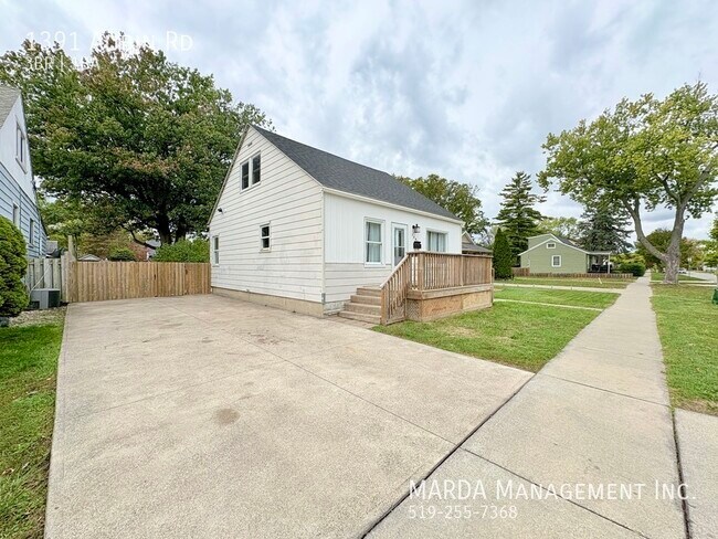 Photo - CHARMING 3 BED/1 BATH HOME - EAST WINDSOR W/ POOL - PLUS UTILITIES