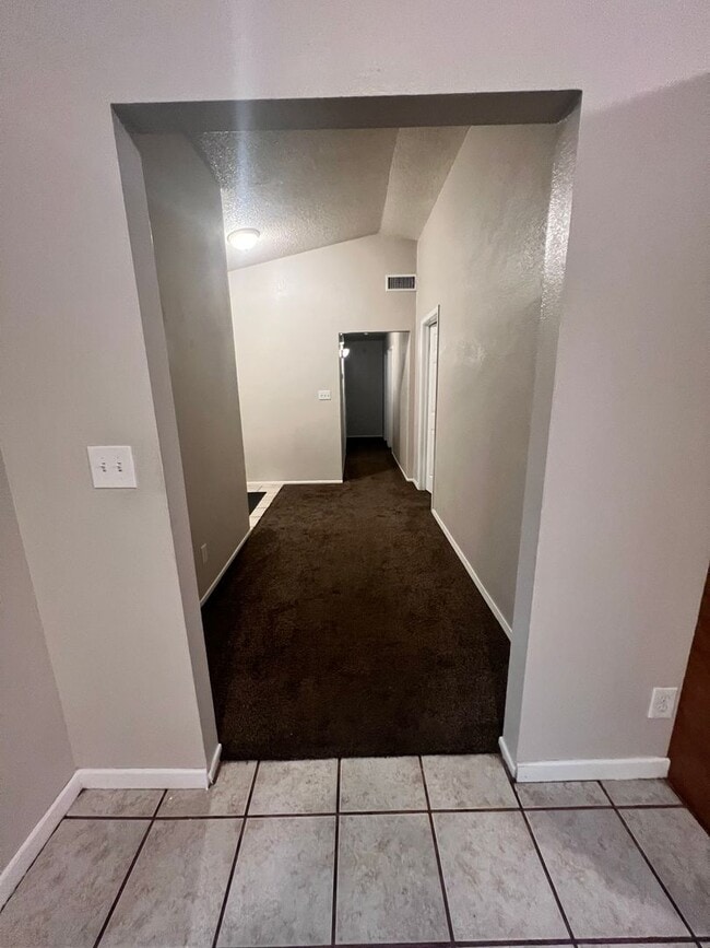 Photo - 3520 Sesame St