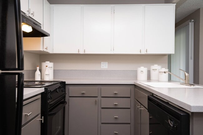 Hidden Oaks Apartments