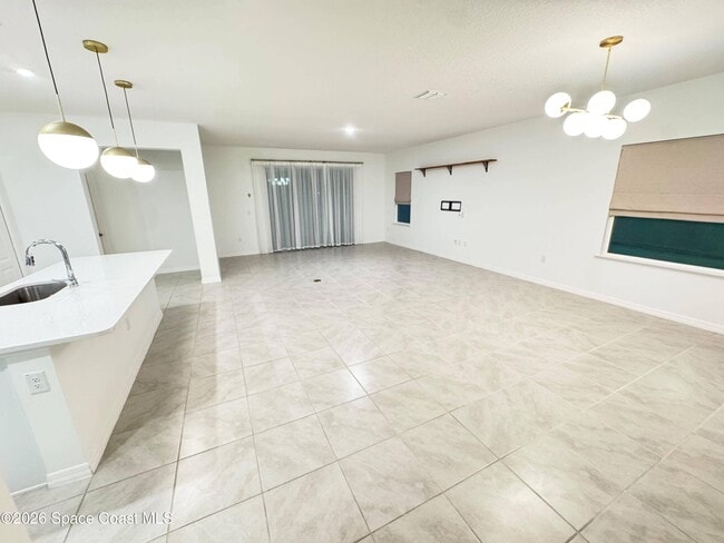 Photo - 2412 Carrick St
