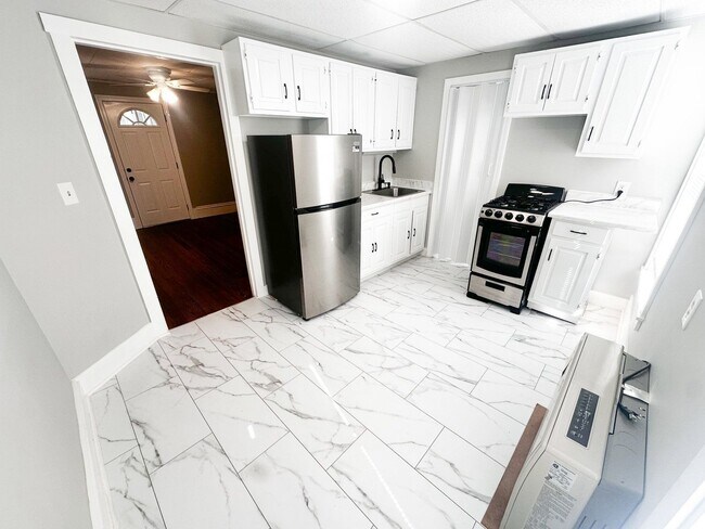 Photo - 320 Lowell St Unit 2