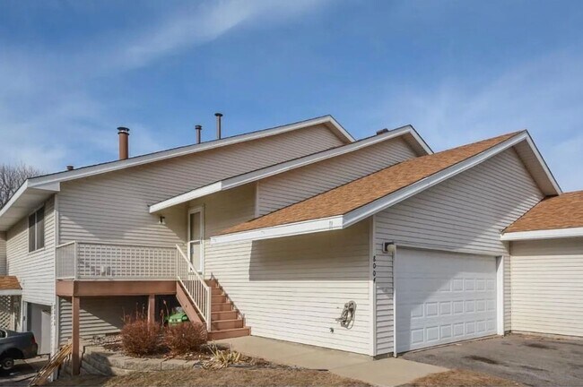 Building Photo - 8004 Timber Lake Dr Unit 8004 Timber Lake Dr Rental