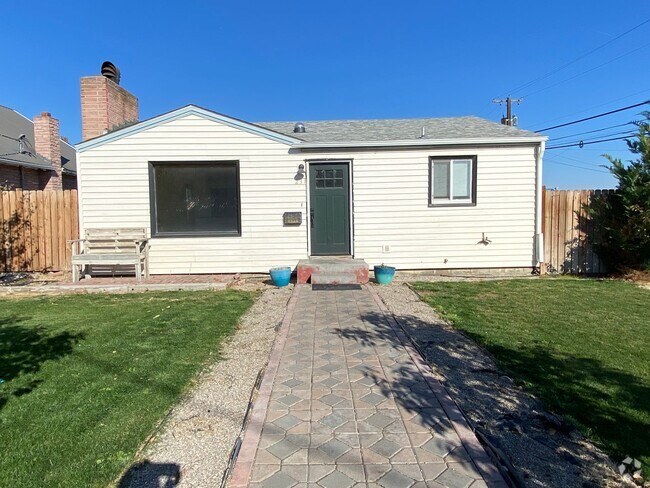 Building Photo - Ephrata 2 bedroom 1 bath home with garage