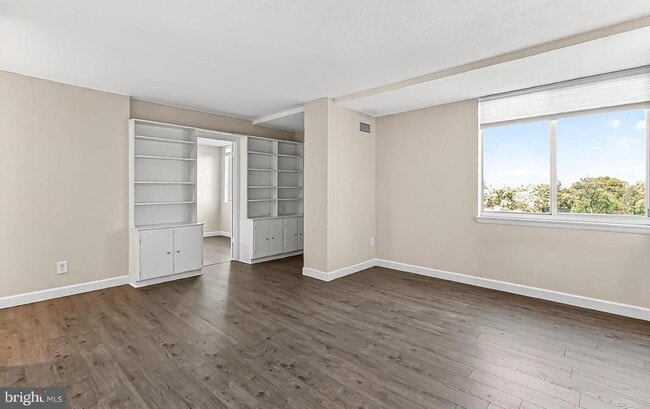 Photo - 501 Slaters Ln Unidad 513