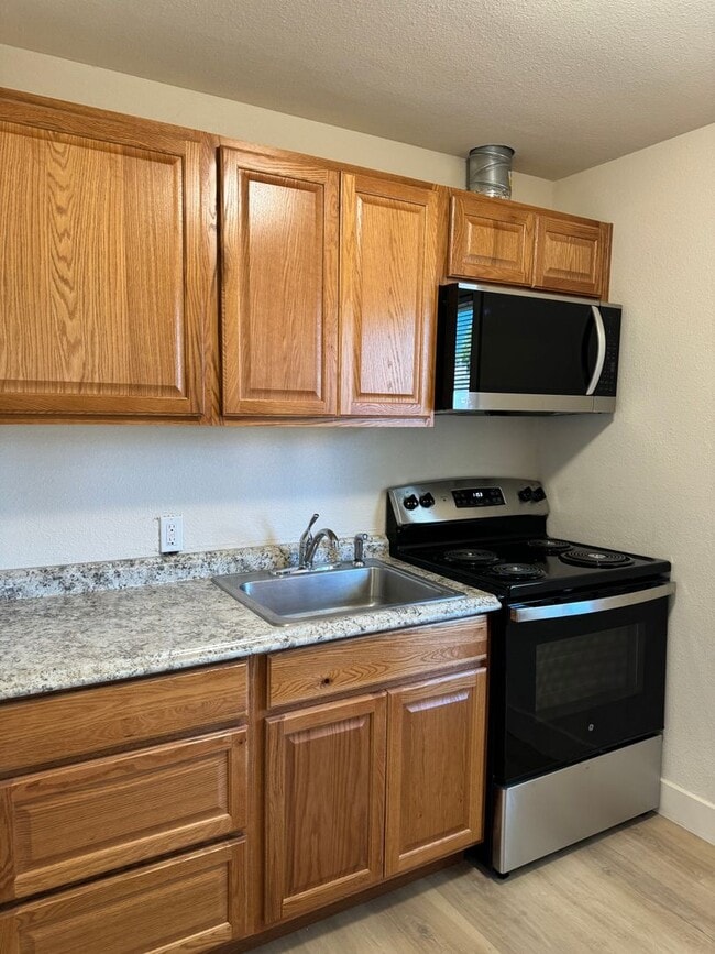 Photo - 6924 N Amherst St Apartamento Unidad 6924-01