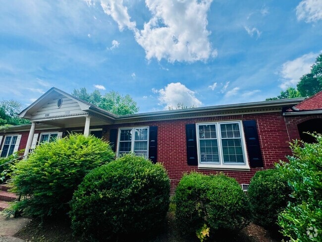 Building Photo - 3821 Rosehaven Dr Rental