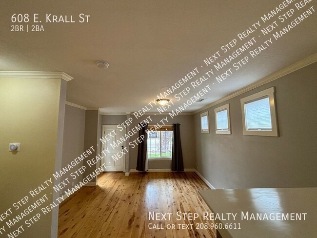 Photo - 608 E Krall St