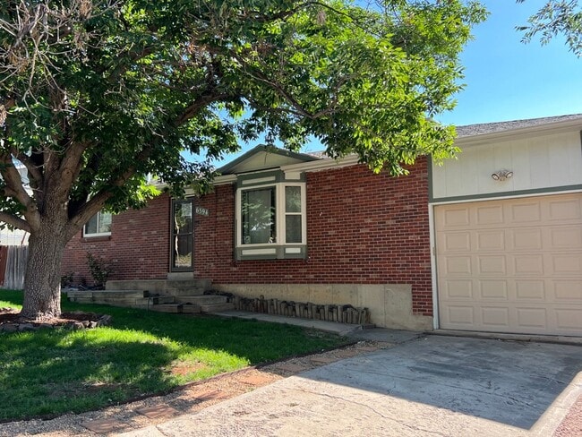 Newly Remodeled 3 Bed Home in Arvada - Newly Remodeled 3 Bed Home in Arvada
