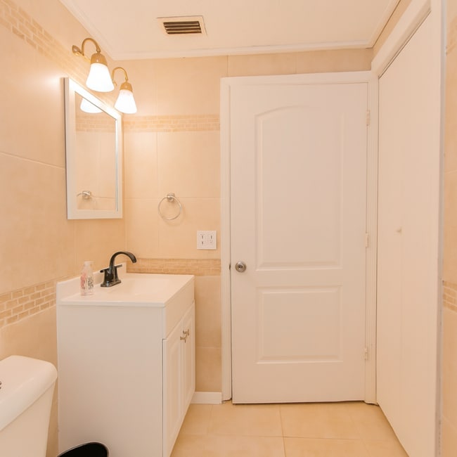 Photo - 2426 S Maple Ave