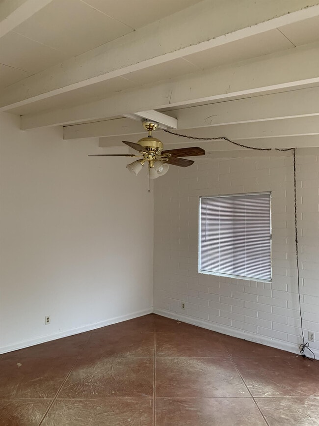 Photo - 2115 E 18th St