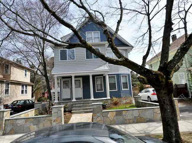 Building Photo - 133 W Rock Ave Rental