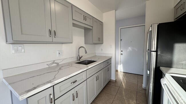 Building Photo - 35493 Newark Blvd Unit Apartment#D