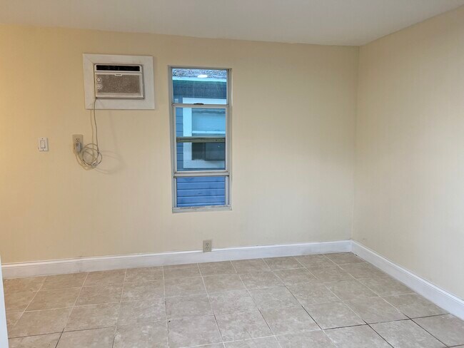 Photo - 8411 N Hamner Ave Unidad 7