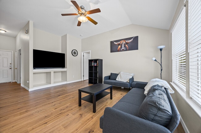 Photo - 5006 Acorn Grove Ct