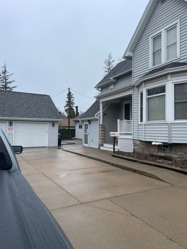 Photo - 521 N Badger Ave Unit Upper Level