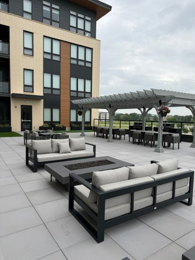 Photo - War Eagle Apartments