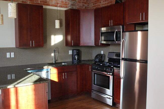 Photo - Gorgeous 2 Bedroom Apartment Downtown