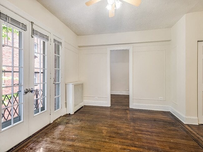 Sala de estar de un apartamento de un dormitorio