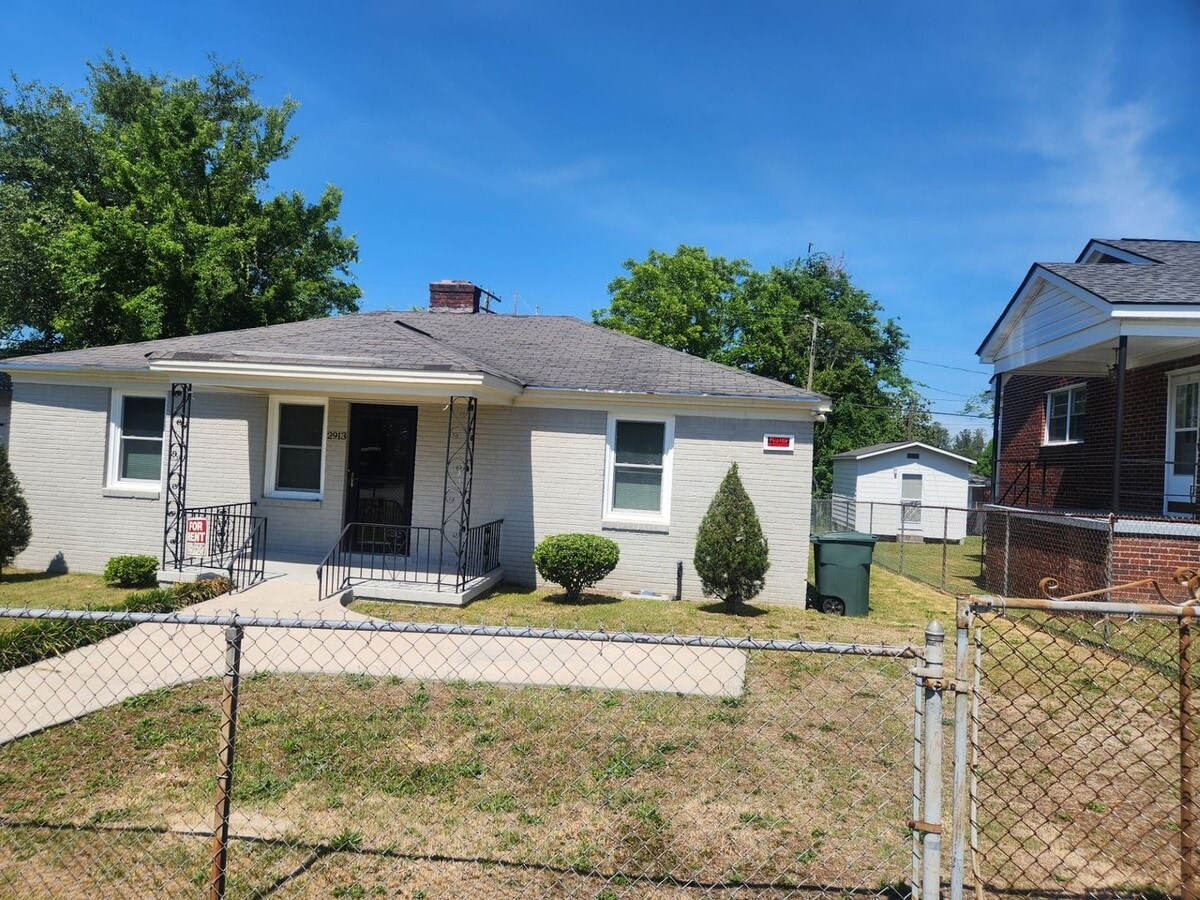 Lovely 2 Bedroom Bath - Lovely 2 Bedroom Bath