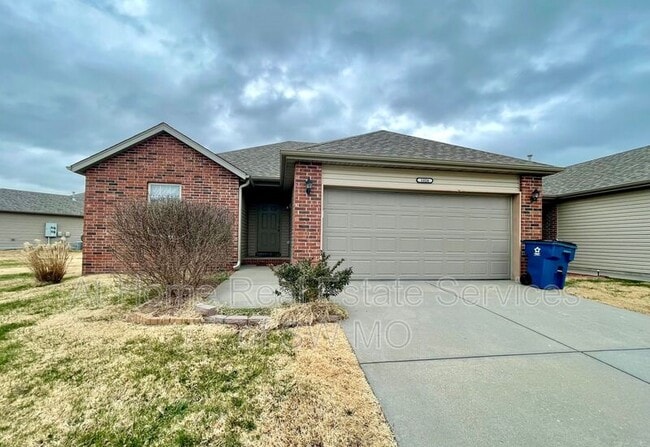 Building Photo - 1026 N Oxford Dr