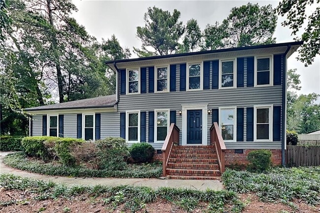 Building Photo - 2090 Moccasin Way
