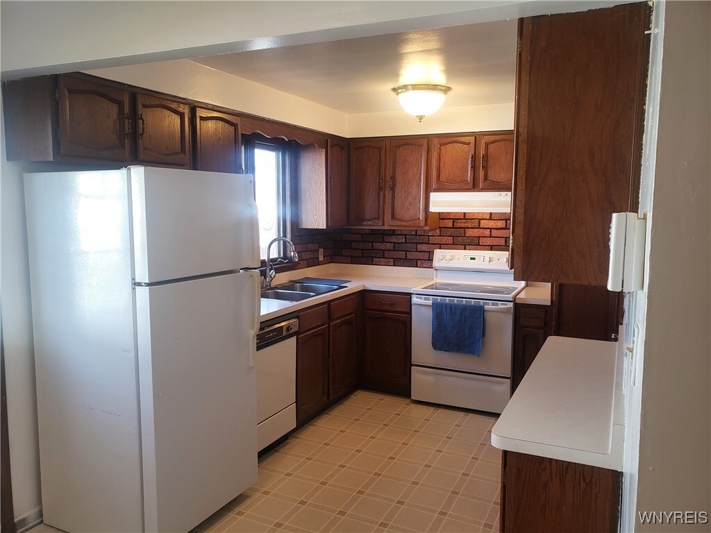 Photo - 2744 Woodlawn Ave