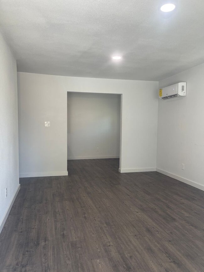 Photo - 2966 Lanning Ave Unit 2966