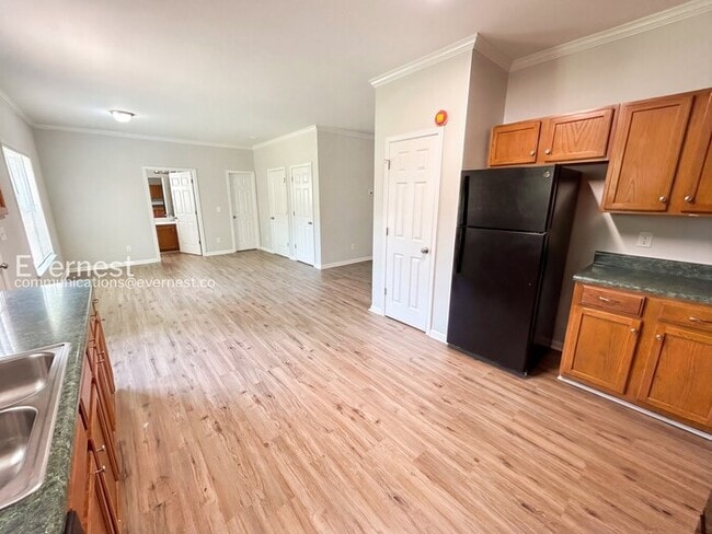 Photo - 841 Ridge Ave NW