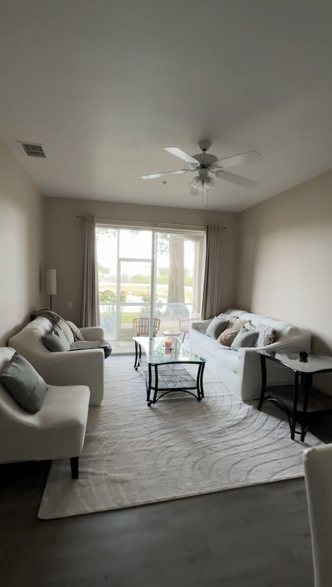 Photo - 7123 Yacht Basin Ave Unidad #317 Rental