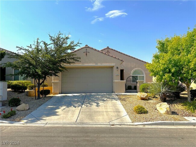 Photo - 2763 Lochleven Way