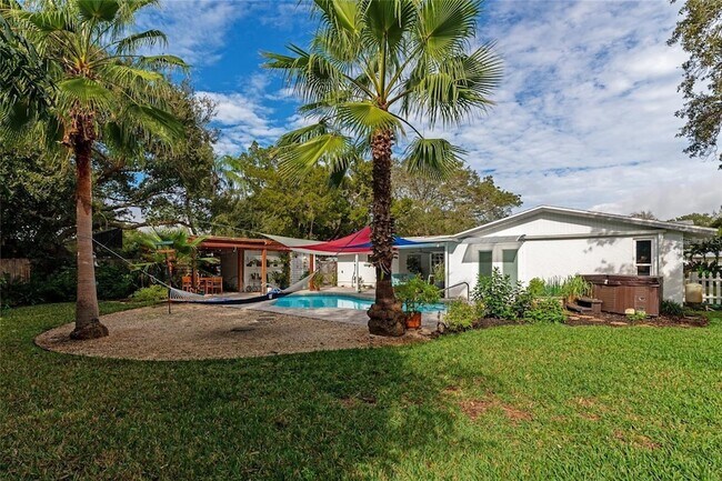 Photo - 2244 Palm Terrace