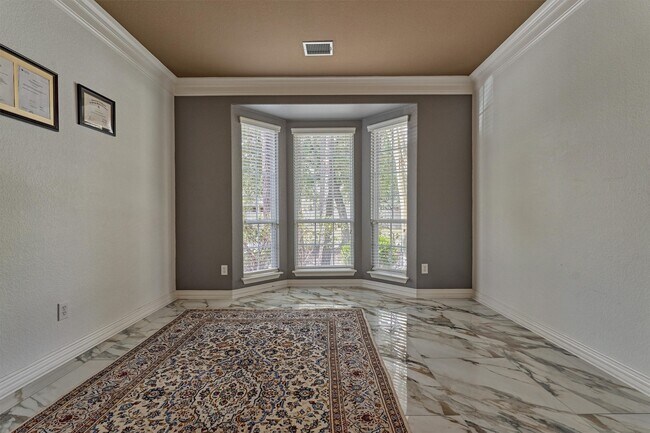 Photo - 18 Wyckham Cir