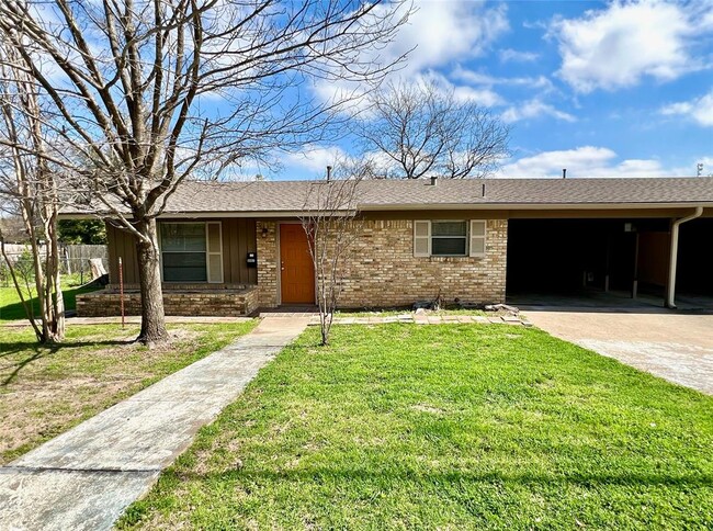Building Photo - 3114 Hunt Trail