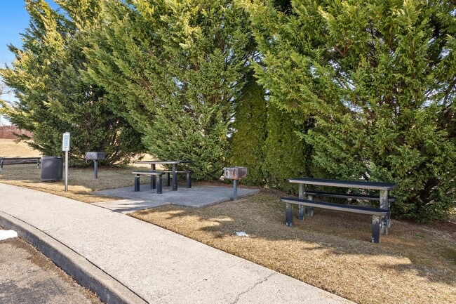 Photo - Ridgewood Place Family