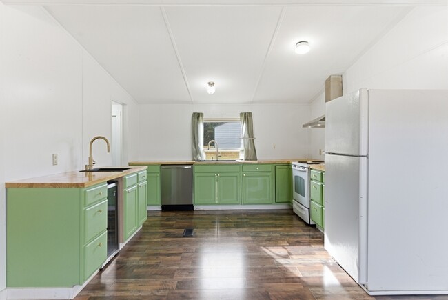 Photo - 1310 E Hendron Chapel Rd