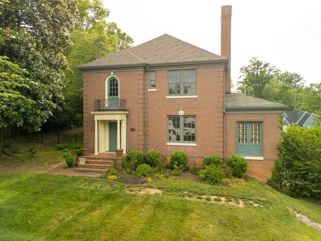 Photo - 290 Long Cres Dr