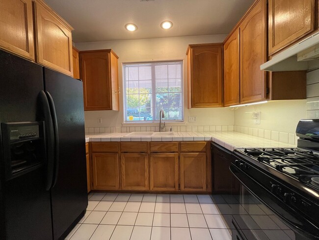 Photo - Spacious 3 Bedroom, 2.5 Bathroom w/ Bonus ...