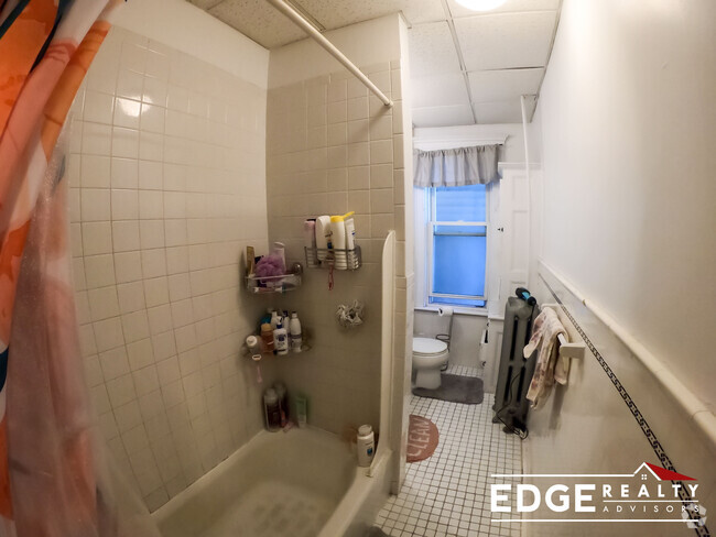 Building Photo - 324 Faneuil St Unit 1 Rental
