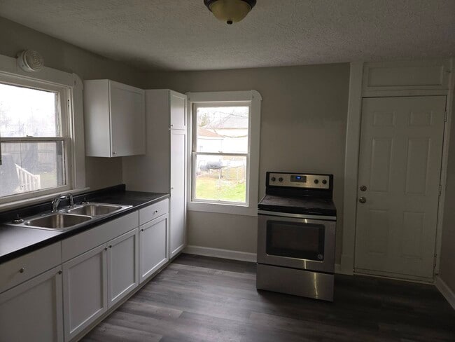 Photo - 214 S Emerson Ave