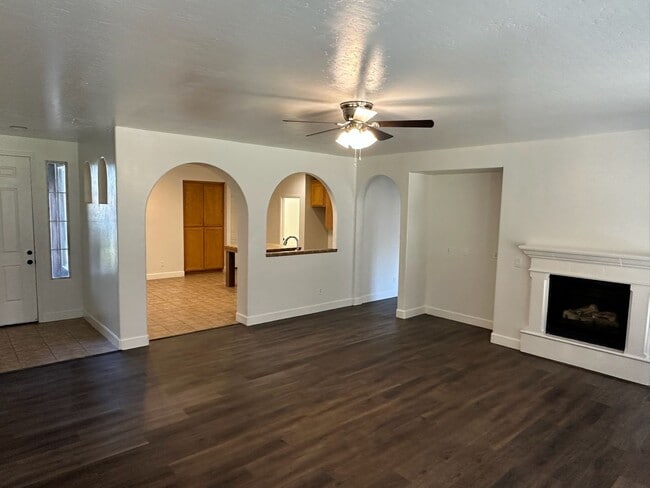 Photo - 3206 W Vine Ave
