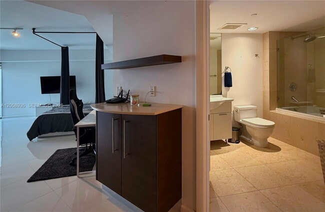 Photo - 475 Brickell Ave Unit 5008