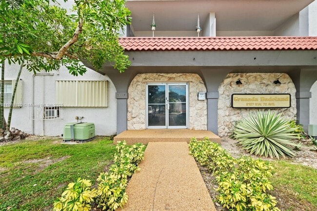 Building Photo - 8107 SW 72nd Ave Unit 407E