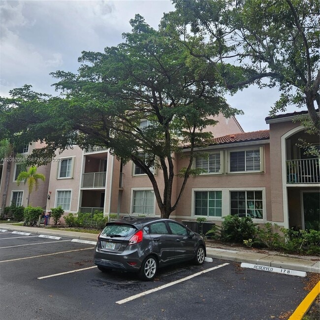 Building Photo - 12124 St.Andrews Pl Unit 107