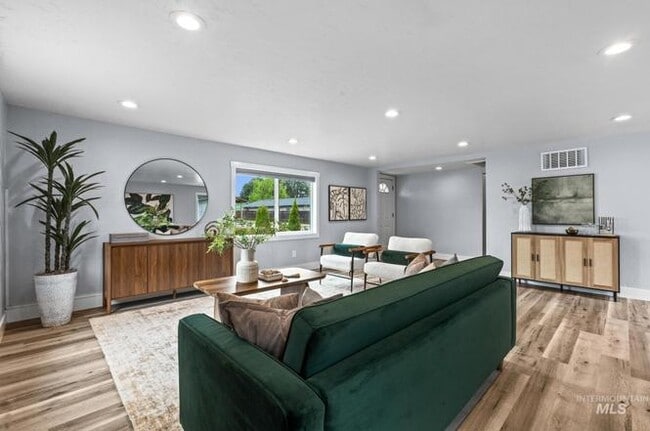 Photo - 2043 S Leadville Ave