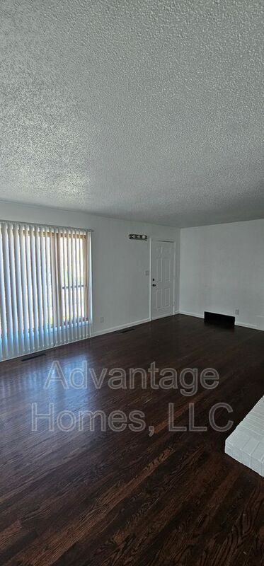 Photo - 9625 Beacon Ave