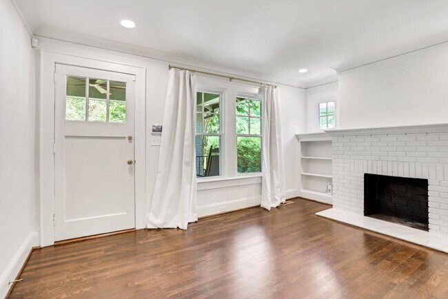 Photo - 2215 Fairhaven Cir NE